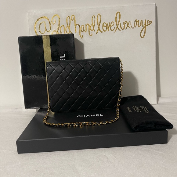 AUTHENTIC CHANEL QUILTED LAMBSKIN CC FLAP BAG - Picture 4 of 9